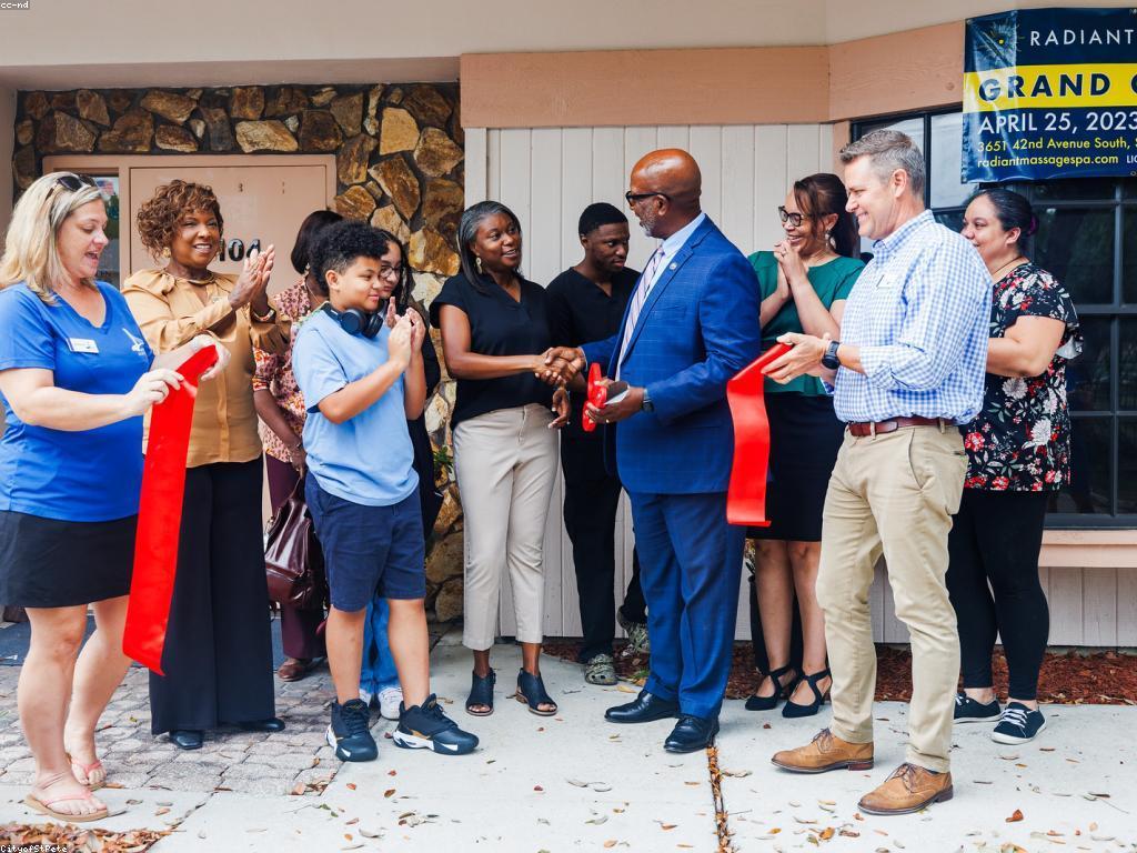 ឱកាសនិងប្រកួតក្នុងអាជីវកម្មតូច