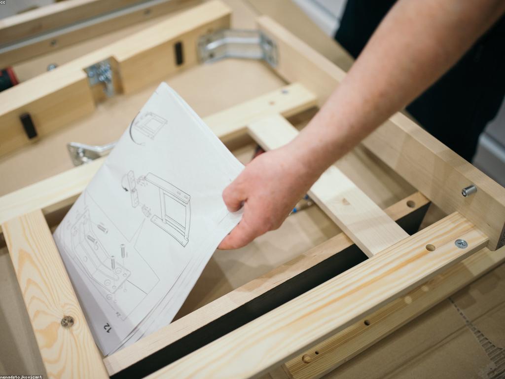 អุปករណ៍និងសម្ភារៈសម្រាប់ការបង្ហាញអារម្មណ៍ច្នៃប្រឌិត