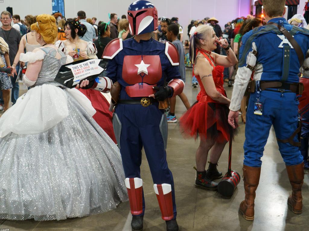 ឱកាសនិងប្រកួត៖ ធ្វើអោយជោគជ័យក្នុងពិភពនិមិត្តសញ្ញា