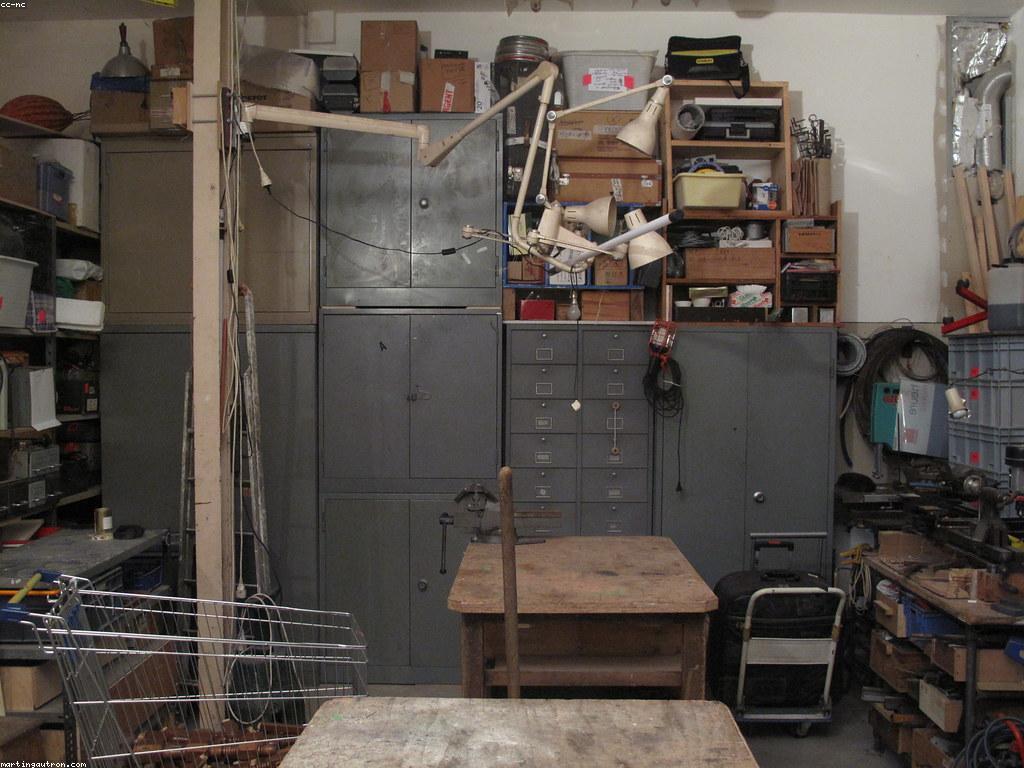 ឧបករណ៍និងសម្ភារៈក្នុងការអនុវត្ត